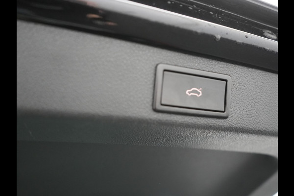 Škoda Superb Combi TSI iV Laurin & Klement Plug In Hybrid 218pk PHEV | Black Optic | Cruise Control | Crystal LED | Lederen Sportstoelen Memory & Verwarmd | Apple Carplay | Canton Audio | Navigatie | Verwamd Stuur | DAB |