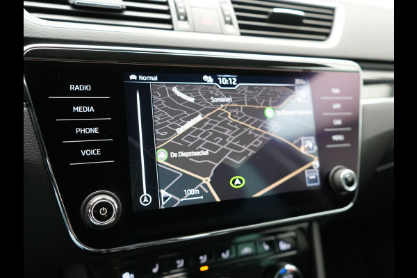 Škoda Superb Combi TSI iV Laurin & Klement Plug In Hybrid 218pk PHEV | Black Optic | Cruise Control | Crystal LED | Lederen Sportstoelen Memory & Verwarmd | Apple Carplay | Canton Audio | Navigatie | Verwamd Stuur | DAB |