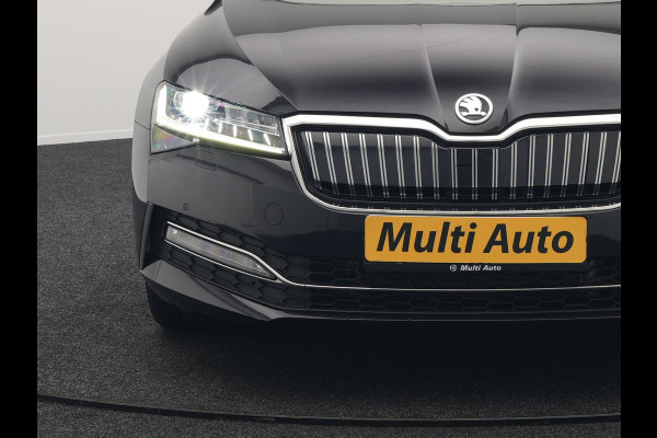Škoda Superb Combi TSI iV Laurin & Klement Plug In Hybrid 218pk PHEV | Black Optic | Cruise Control | Crystal LED | Lederen Sportstoelen Memory & Verwarmd | Apple Carplay | Canton Audio | Navigatie | Verwamd Stuur | DAB |