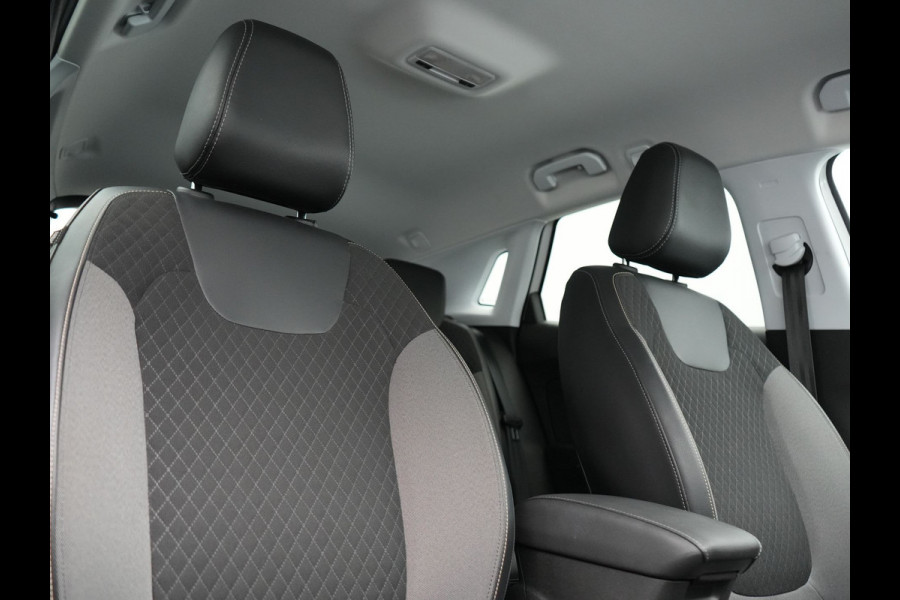Opel Grandland Turbo Business Elegance 131pk | Camera | Cruise Control | Lederen Sportstoelen Verwarmd | Park Assist | Apple Carplay | Verwarmd Stuur | Navigatie | Virtual | DAB |