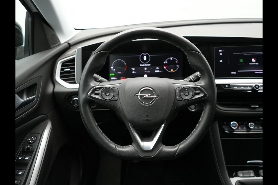 Opel Grandland Turbo Business Elegance 131pk | Camera | Cruise Control | Lederen Sportstoelen Verwarmd | Park Assist | Apple Carplay | Verwarmd Stuur | Navigatie | Virtual | DAB |