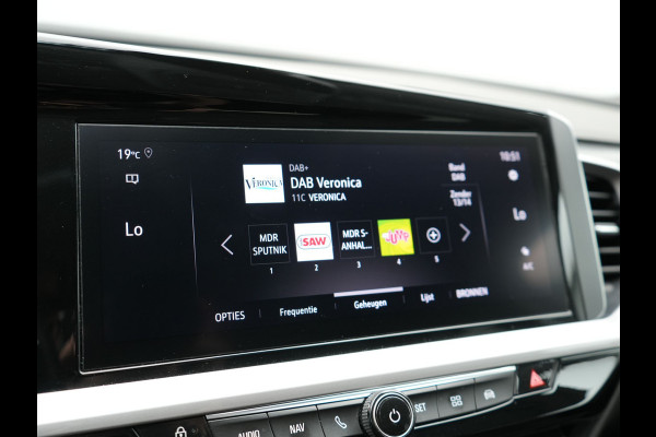 Opel Grandland Turbo Business Elegance 131pk | Camera | Cruise Control | Lederen Sportstoelen Verwarmd | Park Assist | Apple Carplay | Verwarmd Stuur | Navigatie | Virtual | DAB |