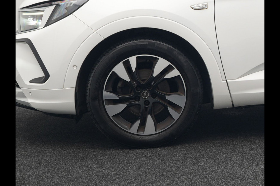 Opel Grandland Turbo Business Elegance 131pk | Camera | Cruise Control | Lederen Sportstoelen Verwarmd | Park Assist | Apple Carplay | Verwarmd Stuur | Navigatie | Virtual | DAB |