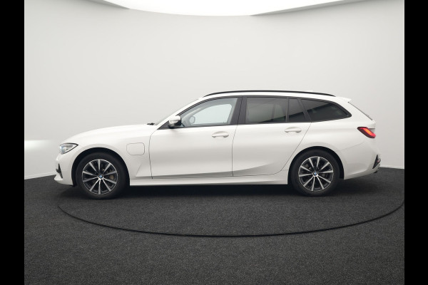 BMW 3 Serie Touring 330e Plug In Hybrid 293pk Dealer O.H PHEV | Cruise Control | Apple Carplay | Lederen Sportstoelen Verwarmd | Navigatie | Virtual | DAB |