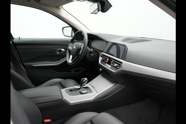 BMW 3 Serie Touring 330e Plug In Hybrid 293pk Dealer O.H PHEV | Cruise Control | Apple Carplay | Lederen Sportstoelen Verwarmd | Navigatie | Virtual | DAB |