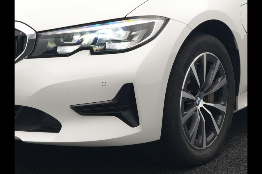 BMW 3 Serie Touring 330e Plug In Hybrid 293pk Dealer O.H PHEV | Cruise Control | Apple Carplay | Lederen Sportstoelen Verwarmd | Navigatie | Virtual | DAB |