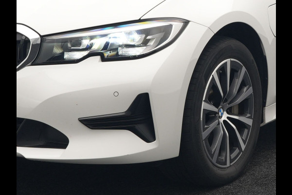 BMW 3 Serie Touring 330e Plug In Hybrid 293pk Dealer O.H PHEV | Cruise Control | Apple Carplay | Lederen Sportstoelen Verwarmd | Navigatie | Virtual | DAB |
