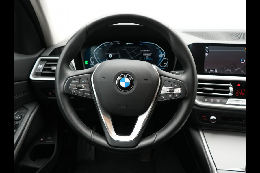 BMW 3 Serie Touring 330e Plug In Hybrid 293pk Dealer O.H PHEV | Cruise Control | Apple Carplay | Lederen Sportstoelen Verwarmd | Navigatie | Virtual | DAB |