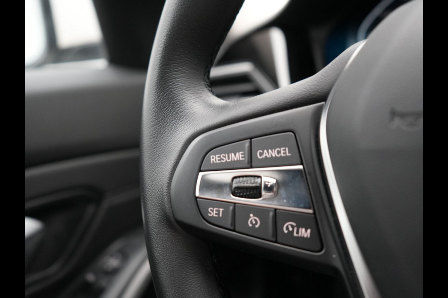 BMW 3 Serie Touring 330e Plug In Hybrid 293pk Dealer O.H PHEV | Cruise Control | Apple Carplay | Lederen Sportstoelen Verwarmd | Navigatie | Virtual | DAB |