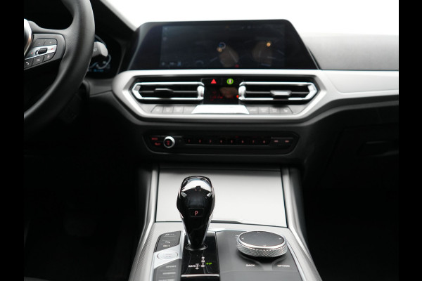 BMW 3 Serie Touring 330e Plug In Hybrid 293pk Dealer O.H PHEV | Cruise Control | Apple Carplay | Lederen Sportstoelen Verwarmd | Navigatie | Virtual | DAB |