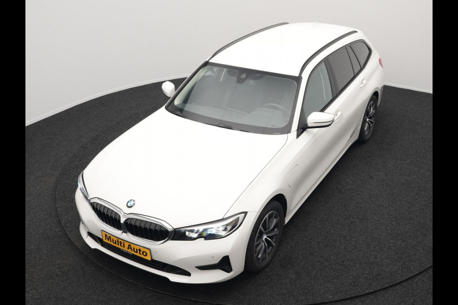 BMW 3 Serie Touring 330e Plug In Hybrid 293pk Dealer O.H PHEV | Cruise Control | Apple Carplay | Lederen Sportstoelen Verwarmd | Navigatie | Virtual | DAB |