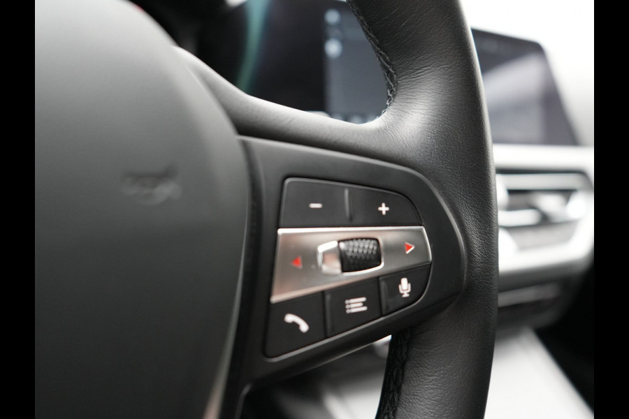 BMW 3 Serie Touring 330e Plug In Hybrid 293pk Dealer O.H PHEV | Cruise Control | Apple Carplay | Lederen Sportstoelen Verwarmd | Navigatie | Virtual | DAB |