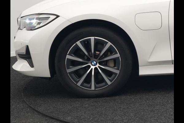 BMW 3 Serie Touring 330e Plug In Hybrid 293pk Dealer O.H PHEV | Cruise Control | Apple Carplay | Lederen Sportstoelen Verwarmd | Navigatie | Virtual | DAB |