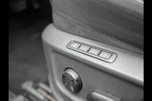 Škoda Kodiaq 7 Persoons Style DSG 150pk Dealer O.H Adaptive Cruise | Sportstoelen Memory & Verwarmd | Navigatie | Apple Carplay | DAB | Front Assist | Draadloos Laden |