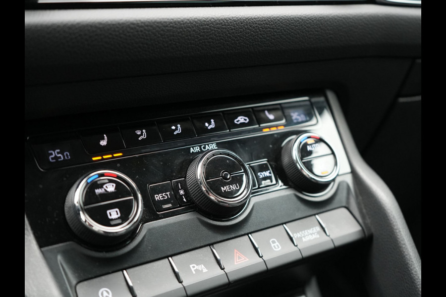Škoda Kodiaq 7 Persoons Style DSG 150pk Dealer O.H Adaptive Cruise | Sportstoelen Memory & Verwarmd | Navigatie | Apple Carplay | DAB | Front Assist | Draadloos Laden |