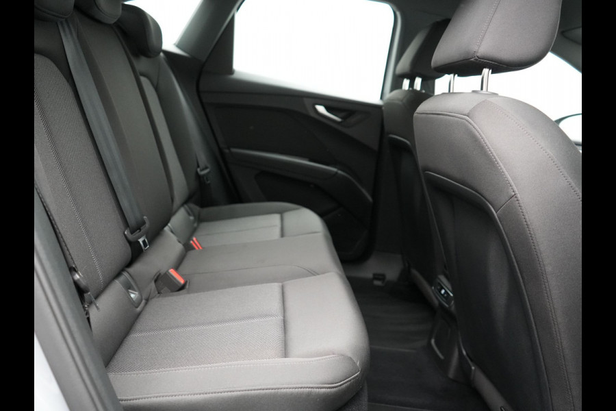 Audi Q4 Sportback e-tron 35 Edition 55 kWh 170pk Dealer O.H INCL BTW | Adaptive Cruise | Camera | Verwarmde Stoelen | Virtual | Front Assist | Navigatie | DAB |