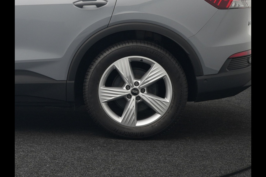 Audi Q4 Sportback e-tron 35 Edition 55 kWh 170pk Dealer O.H INCL BTW | Adaptive Cruise | Camera | Verwarmde Stoelen | Virtual | Front Assist | Navigatie | DAB |