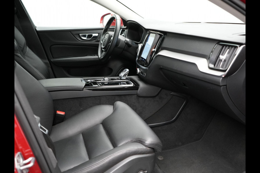 Volvo V60 T6 Twin Engine AWD Inscription Plug In Hybrid 340pk Dealer O.H. PHEV | Panodak | Trekhaak af Fabriek | Lederen Sportstoelen Memory | Apple Carplay | Navigatie | Camera | Virtual | Stoelverwarming |