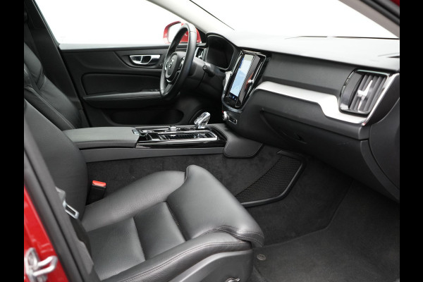 Volvo V60 T6 Twin Engine AWD Inscription Plug In Hybrid 340pk Dealer O.H. PHEV | Panodak | Trekhaak af Fabriek | Lederen Sportstoelen Memory | Apple Carplay | Navigatie | Camera | Virtual | Stoelverwarming |