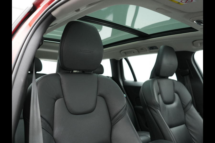 Volvo V60 T6 Twin Engine AWD Inscription Plug In Hybrid 340pk Dealer O.H. PHEV | Panodak | Trekhaak af Fabriek | Lederen Sportstoelen Memory | Apple Carplay | Navigatie | Camera | Virtual | Stoelverwarming |