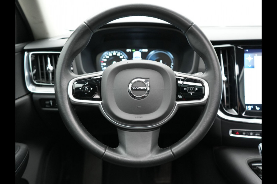Volvo V60 T6 Twin Engine AWD Inscription Plug In Hybrid 340pk Dealer O.H. PHEV | Panodak | Trekhaak af Fabriek | Lederen Sportstoelen Memory | Apple Carplay | Navigatie | Camera | Virtual | Stoelverwarming |