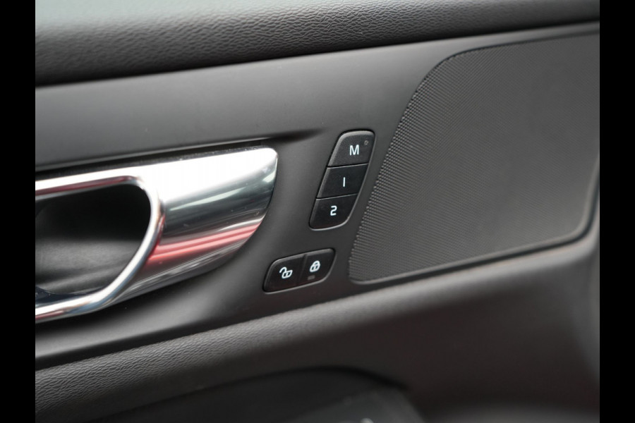 Volvo V60 T6 Twin Engine AWD Inscription Plug In Hybrid 340pk Dealer O.H. PHEV | Panodak | Trekhaak af Fabriek | Lederen Sportstoelen Memory | Apple Carplay | Navigatie | Camera | Virtual | Stoelverwarming |