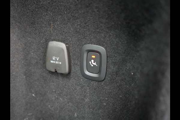 Volvo V60 T6 Twin Engine AWD Inscription Plug In Hybrid 340pk Dealer O.H. PHEV | Panodak | Trekhaak af Fabriek | Lederen Sportstoelen Memory | Apple Carplay | Navigatie | Camera | Virtual | Stoelverwarming |