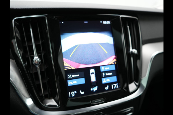 Volvo V60 T6 Twin Engine AWD Inscription Plug In Hybrid 340pk Dealer O.H. PHEV | Panodak | Trekhaak af Fabriek | Lederen Sportstoelen Memory | Apple Carplay | Navigatie | Camera | Virtual | Stoelverwarming |