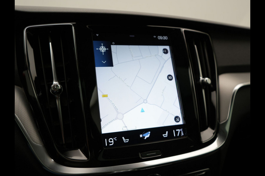 Volvo V60 T6 Twin Engine AWD Inscription Plug In Hybrid 340pk Dealer O.H. PHEV | Panodak | Trekhaak af Fabriek | Lederen Sportstoelen Memory | Apple Carplay | Navigatie | Camera | Virtual | Stoelverwarming |
