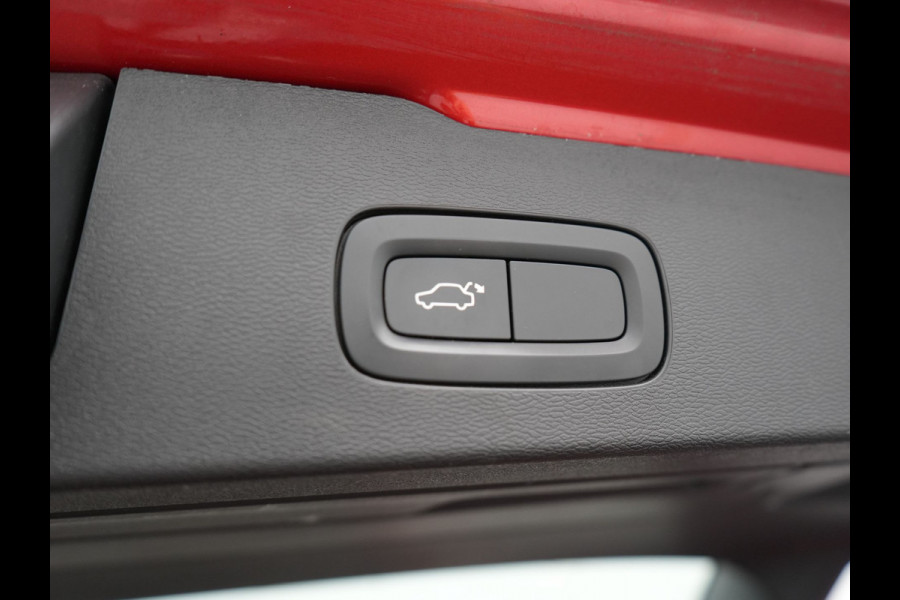 Volvo V60 T6 Twin Engine AWD Inscription Plug In Hybrid 340pk Dealer O.H. PHEV | Panodak | Trekhaak af Fabriek | Lederen Sportstoelen Memory | Apple Carplay | Navigatie | Camera | Virtual | Stoelverwarming |