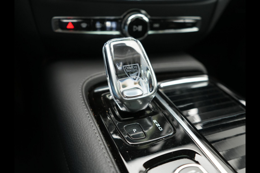 Volvo V60 T6 Twin Engine AWD Inscription Plug In Hybrid 340pk Dealer O.H. PHEV | Panodak | Trekhaak af Fabriek | Lederen Sportstoelen Memory | Apple Carplay | Navigatie | Camera | Virtual | Stoelverwarming |