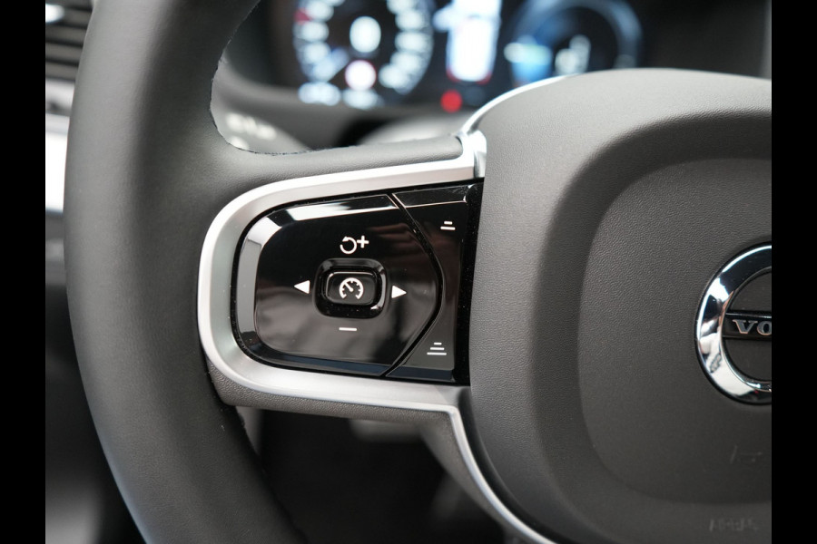 Volvo XC90 T8 Recharge AWD R-Design Plug In Hybrid 394pk 7 Persoons Dealer O.H. PHEV | Lederen Sportstoelen Memory | Pilot Assist | Harman Kardon | Adaptive Cruise | Navigatie | Apple Carplay | Camera | Virtual | L.M. 22" | DAB |