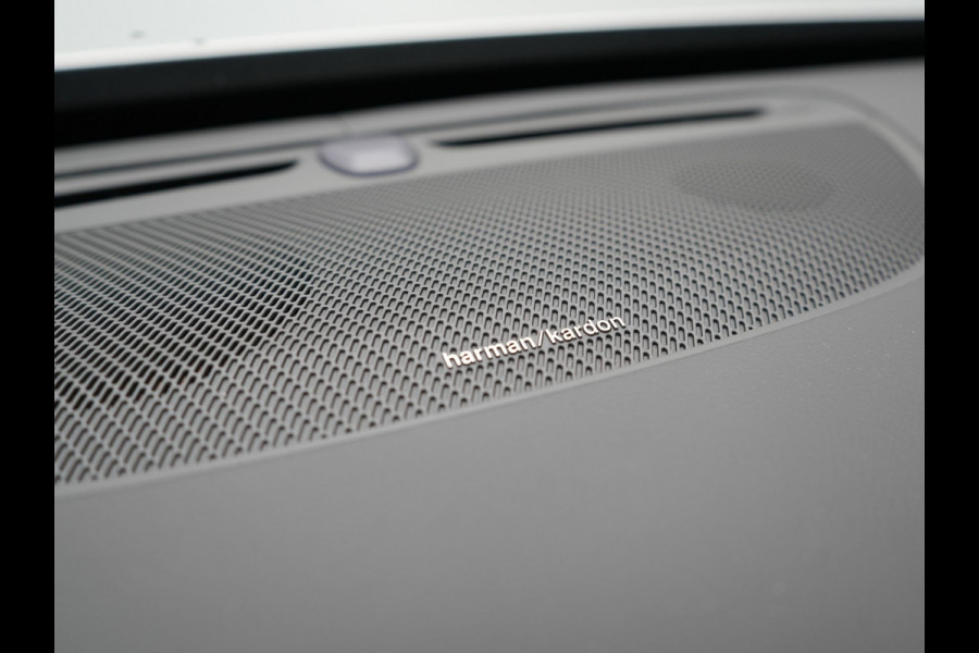 Volvo XC90 T8 Recharge AWD R-Design Plug In Hybrid 394pk 7 Persoons Dealer O.H. PHEV | Lederen Sportstoelen Memory | Pilot Assist | Harman Kardon | Adaptive Cruise | Navigatie | Apple Carplay | Camera | Virtual | L.M. 22" | DAB |