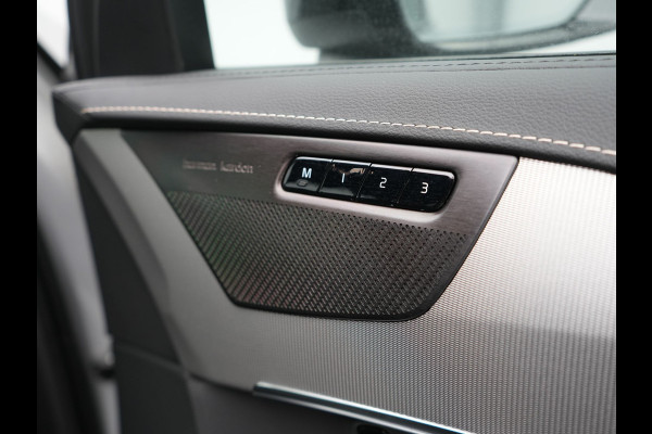Volvo XC90 T8 Recharge AWD R-Design Plug In Hybrid 394pk 7 Persoons Dealer O.H. PHEV | Lederen Sportstoelen Memory | Pilot Assist | Harman Kardon | Adaptive Cruise | Navigatie | Apple Carplay | Camera | Virtual | L.M. 22" | DAB |