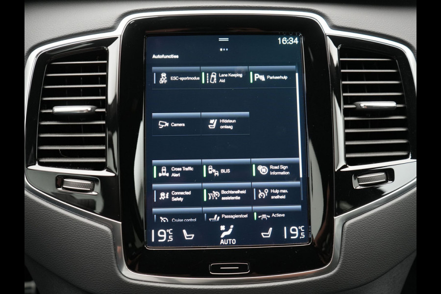 Volvo XC90 T8 Recharge AWD R-Design Plug In Hybrid 394pk 7 Persoons Dealer O.H. PHEV | Lederen Sportstoelen Memory | Pilot Assist | Harman Kardon | Adaptive Cruise | Navigatie | Apple Carplay | Camera | Virtual | L.M. 22" | DAB |