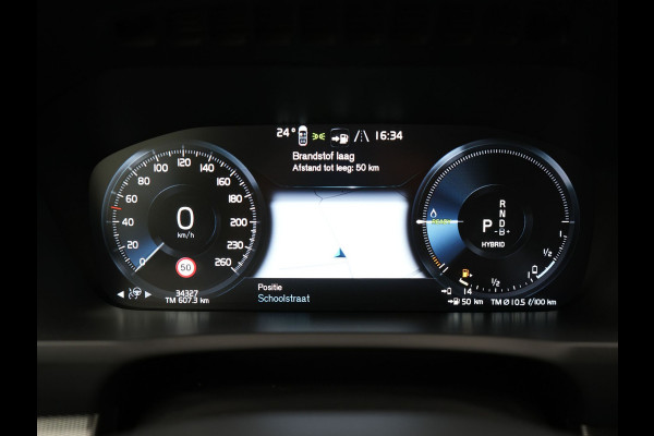 Volvo XC90 T8 Recharge AWD R-Design Plug In Hybrid 394pk 7 Persoons Dealer O.H. PHEV | Lederen Sportstoelen Memory | Pilot Assist | Harman Kardon | Adaptive Cruise | Navigatie | Apple Carplay | Camera | Virtual | L.M. 22" | DAB |