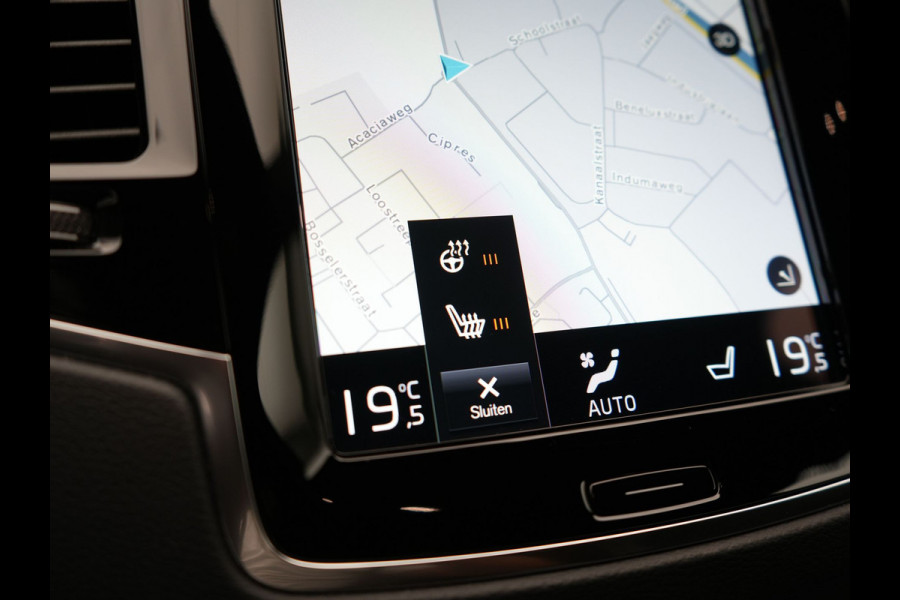 Volvo XC90 T8 Recharge AWD R-Design Plug In Hybrid 394pk 7 Persoons Dealer O.H. PHEV | Lederen Sportstoelen Memory | Pilot Assist | Harman Kardon | Adaptive Cruise | Navigatie | Apple Carplay | Camera | Virtual | L.M. 22" | DAB |