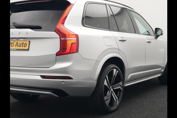Volvo XC90 T8 Recharge AWD R-Design Plug In Hybrid 394pk 7 Persoons Dealer O.H. PHEV | Lederen Sportstoelen Memory | Pilot Assist | Harman Kardon | Adaptive Cruise | Navigatie | Apple Carplay | Camera | Virtual | L.M. 22" | DAB |