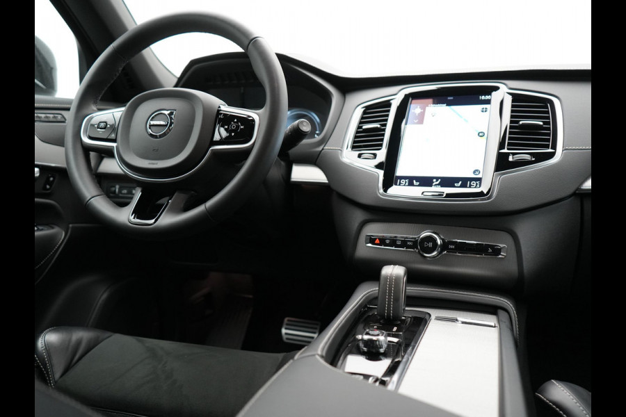 Volvo XC90 T8 Recharge AWD R-Design Plug In Hybrid 394pk 7 Persoons Dealer O.H. PHEV | Lederen Sportstoelen Memory | Pilot Assist | Harman Kardon | Adaptive Cruise | Navigatie | Apple Carplay | Camera | Virtual | L.M. 22" | DAB |