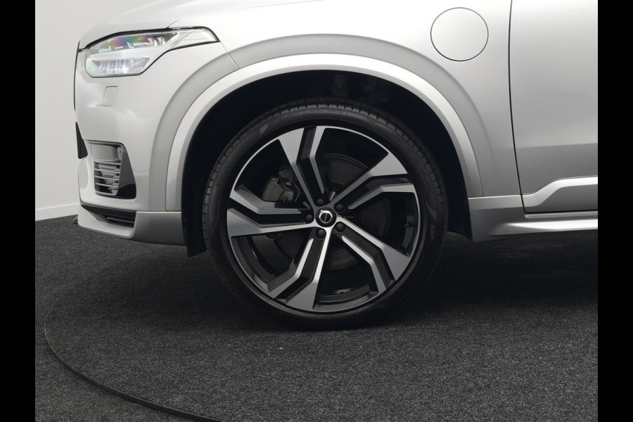 Volvo XC90 T8 Recharge AWD R-Design Plug In Hybrid 394pk 7 Persoons Dealer O.H. PHEV | Lederen Sportstoelen Memory | Pilot Assist | Harman Kardon | Adaptive Cruise | Navigatie | Apple Carplay | Camera | Virtual | L.M. 22" | DAB |