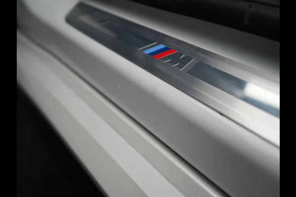 BMW X1 xDrive30e M-Sport Plug In Hybrid 326pk Dealer O.H PHEV | Adaptive Cruise | 360 Camera | Head Up | Adaptive Onderstel | Lederen Sportstoelen Massage & Memory | Harman Kardon | Widescreen Navi | Keyless | Sfeerverlichting |