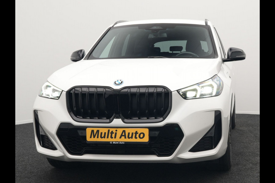 BMW X1 xDrive30e M-Sport Plug In Hybrid 326pk Dealer O.H PHEV | Adaptive Cruise | 360 Camera | Head Up | Adaptive Onderstel | Lederen Sportstoelen Massage & Memory | Harman Kardon | Widescreen Navi | Keyless | Sfeerverlichting |
