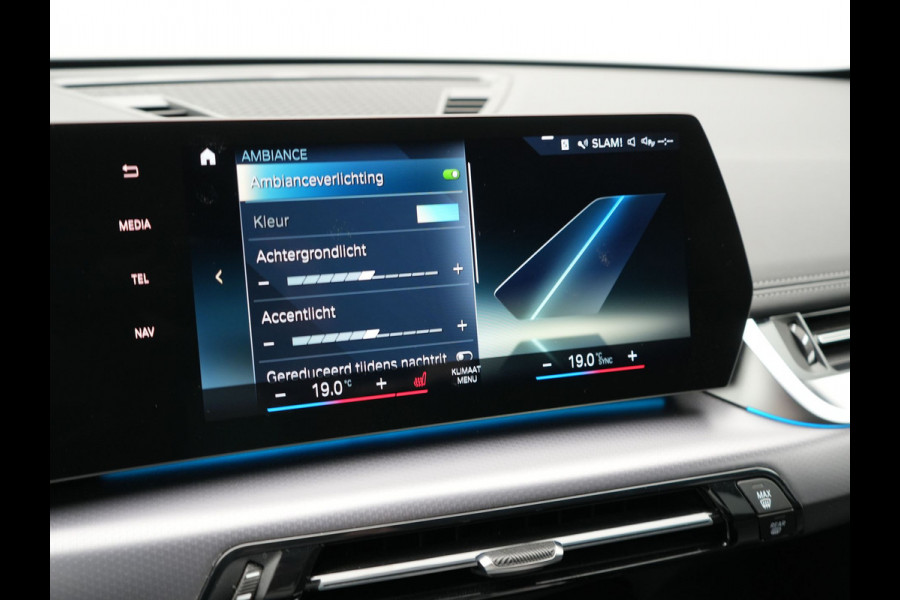 BMW X1 xDrive30e M-Sport Plug In Hybrid 326pk Dealer O.H PHEV | Adaptive Cruise | 360 Camera | Head Up | Adaptive Onderstel | Lederen Sportstoelen Massage & Memory | Harman Kardon | Widescreen Navi | Keyless | Sfeerverlichting |