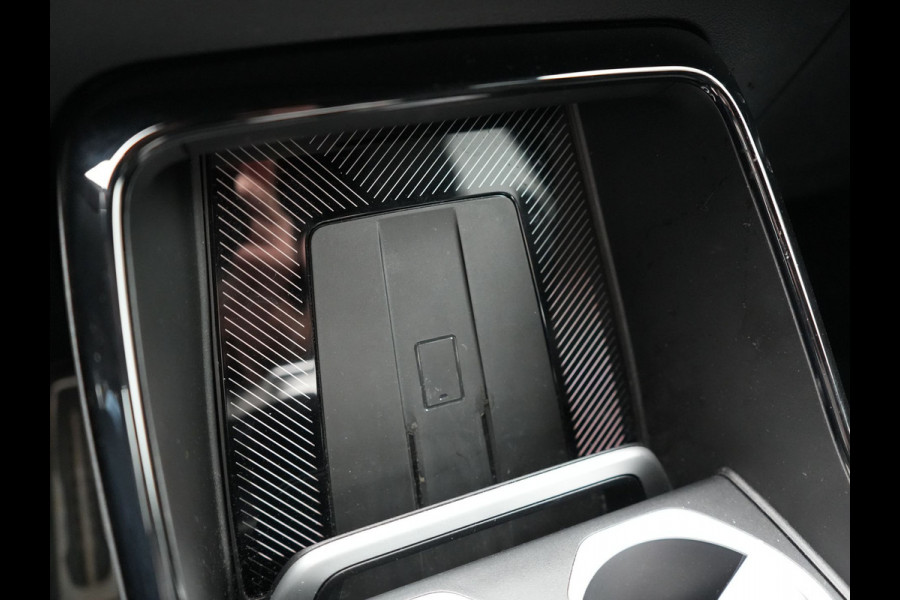 BMW X1 xDrive30e M-Sport Plug In Hybrid 326pk Dealer O.H PHEV | Adaptive Cruise | 360 Camera | Head Up | Adaptive Onderstel | Lederen Sportstoelen Massage & Memory | Harman Kardon | Widescreen Navi | Keyless | Sfeerverlichting |