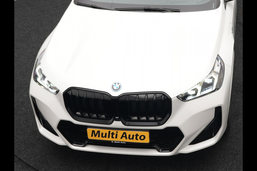 BMW X1 xDrive30e M-Sport Plug In Hybrid 326pk Dealer O.H PHEV | Adaptive Cruise | 360 Camera | Head Up | Adaptive Onderstel | Lederen Sportstoelen Massage & Memory | Harman Kardon | Widescreen Navi | Keyless | Sfeerverlichting |
