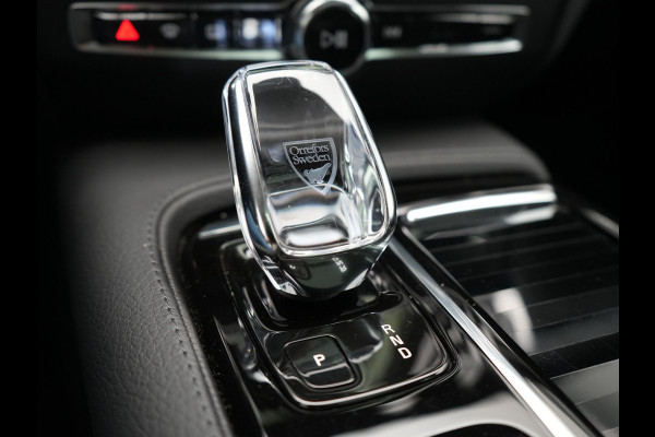 Volvo V60 T6 Recharge AWD Inscription Plug In Hybrid 33.000 KM !! Dealer O.H. PHEV | Panodak | Adaptive Cruise | Lederen Sportstoelen Memory | Trekhaak af Fabriek | Harman Kardon | Navigatie | Apple Carplay | Acam | L.M. 19" | Stoel & Stuurverwarming | DAB | Virtual |