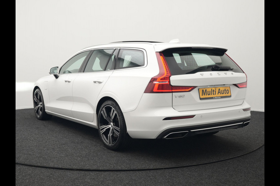 Volvo V60 T6 Recharge AWD Inscription Plug In Hybrid 33.000 KM !! Dealer O.H. PHEV | Panodak | Adaptive Cruise | Lederen Sportstoelen Memory | Trekhaak af Fabriek | Harman Kardon | Navigatie | Apple Carplay | Acam | L.M. 19" | Stoel & Stuurverwarming | DAB | Virtual |