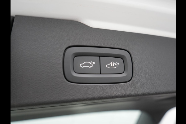 Volvo V60 T6 Recharge AWD Inscription Plug In Hybrid 33.000 KM !! Dealer O.H. PHEV | Panodak | Adaptive Cruise | Lederen Sportstoelen Memory | Trekhaak af Fabriek | Harman Kardon | Navigatie | Apple Carplay | Acam | L.M. 19" | Stoel & Stuurverwarming | DAB | Virtual |