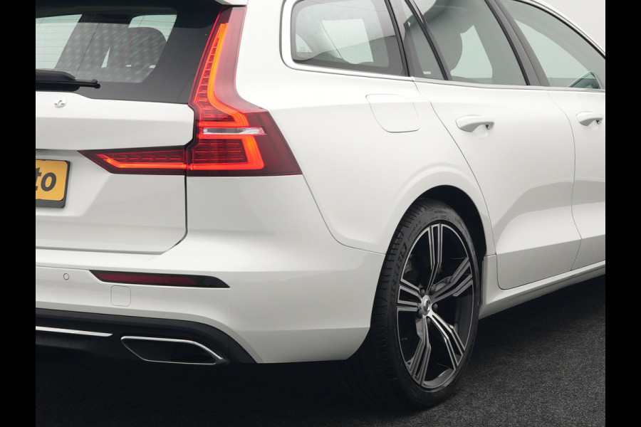Volvo V60 T6 Recharge AWD Inscription Plug In Hybrid 33.000 KM !! Dealer O.H. PHEV | Panodak | Adaptive Cruise | Lederen Sportstoelen Memory | Trekhaak af Fabriek | Harman Kardon | Navigatie | Apple Carplay | Acam | L.M. 19" | Stoel & Stuurverwarming | DAB | Virtual |