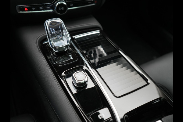 Volvo V60 T6 Recharge AWD Inscription Plug In Hybrid 33.000 KM !! Dealer O.H. PHEV | Panodak | Adaptive Cruise | Lederen Sportstoelen Memory | Trekhaak af Fabriek | Harman Kardon | Navigatie | Apple Carplay | Acam | L.M. 19" | Stoel & Stuurverwarming | DAB | Virtual |